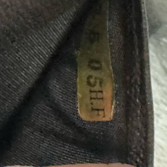 Chanel Wallet with Gold Logo - Picture 14 of 15